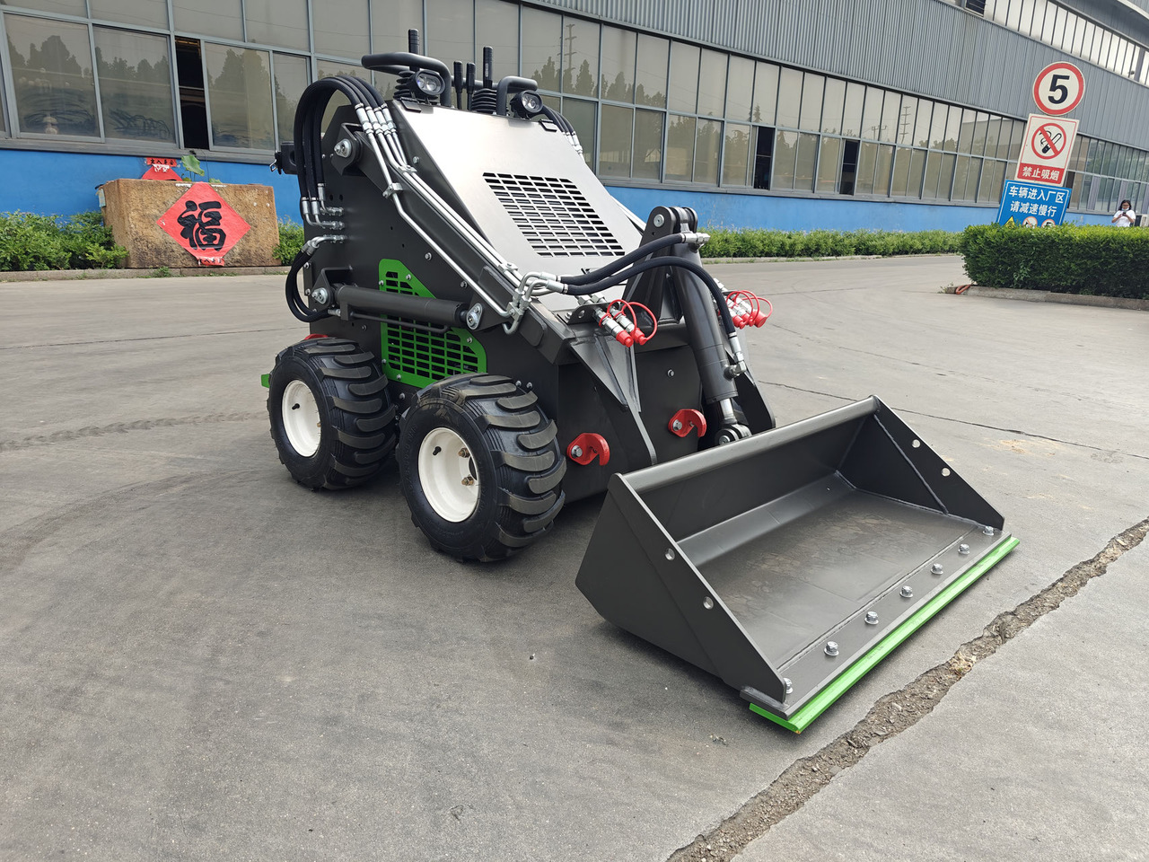 WCM-SL380 - Kompaktlader: das Bild 5 WCM-SL380 - Kompaktlader: das Bild 5