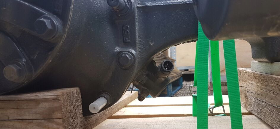 Renault 21008860 Renault MIDLUM truck - Achse und Teile für LKW: das Bild 3 Renault 21008860 Renault MIDLUM truck - Achse und Teile für LKW: das Bild 3