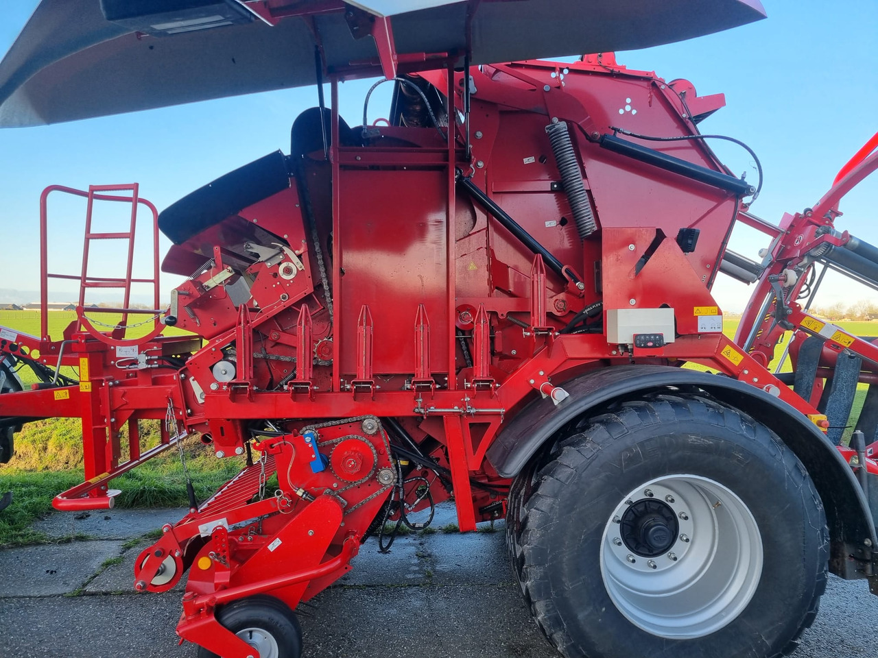 Lely Welger RPC 160V - Ballenwickelgerät: das Bild 5 Lely Welger RPC 160V - Ballenwickelgerät: das Bild 5