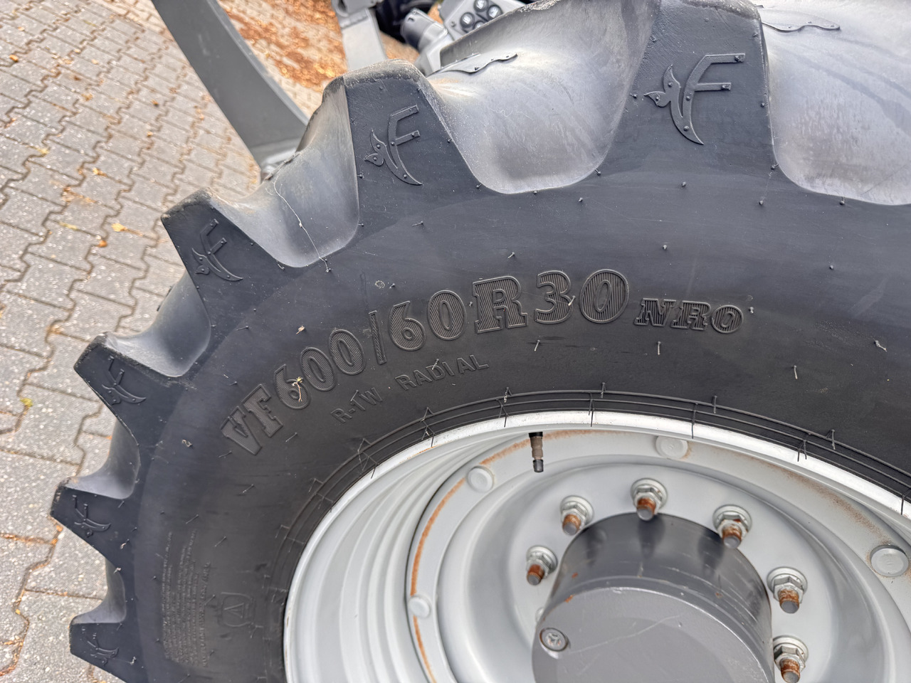 Traktor MASSEY FERGUSON 8s.205 Dyna7 Exclusive: das Bild 14 Traktor MASSEY FERGUSON 8s.205 Dyna7 Exclusive: das Bild 14