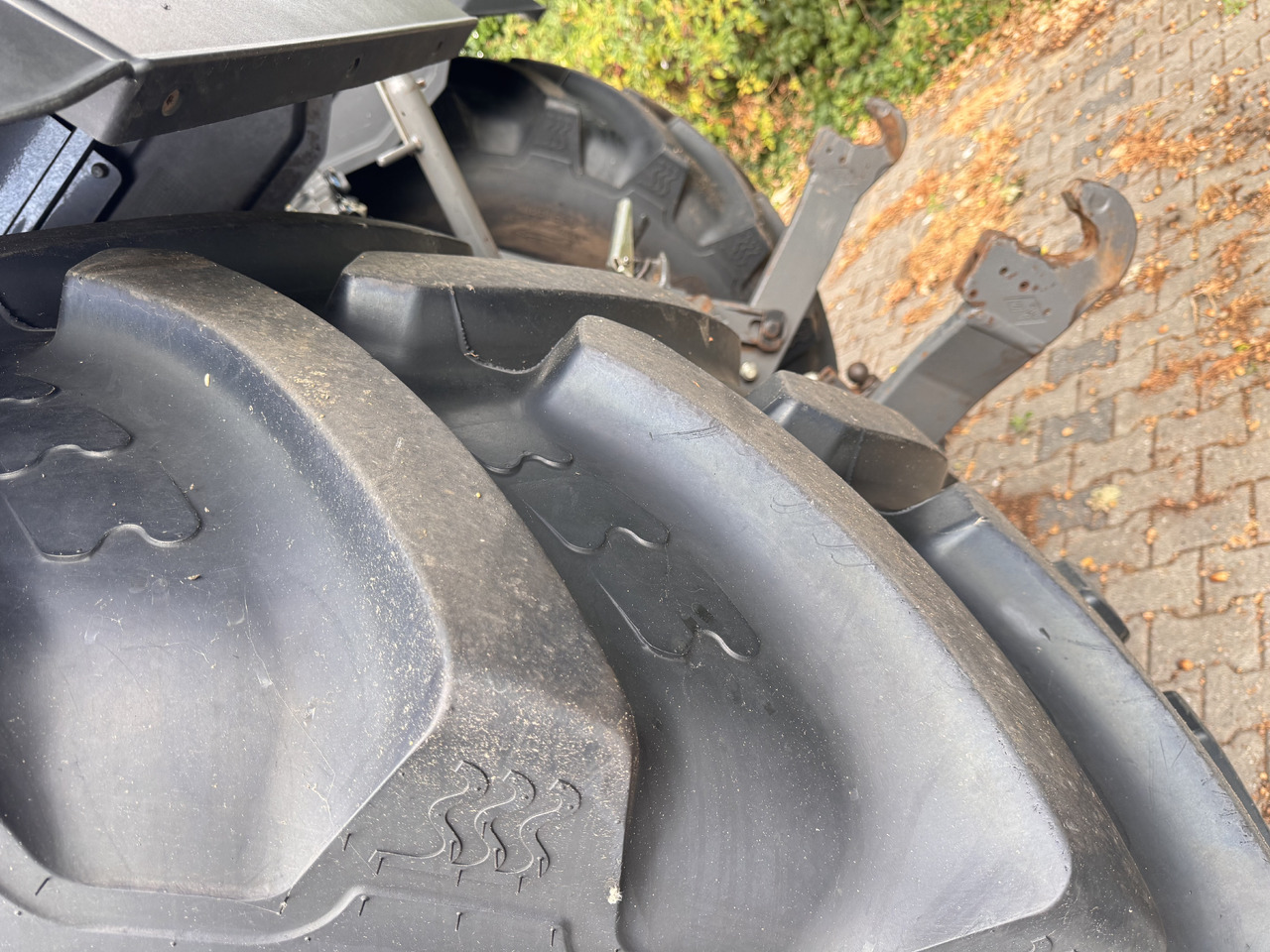 Traktor MASSEY FERGUSON 8s.205 Dyna7 Exclusive: das Bild 24 Traktor MASSEY FERGUSON 8s.205 Dyna7 Exclusive: das Bild 24