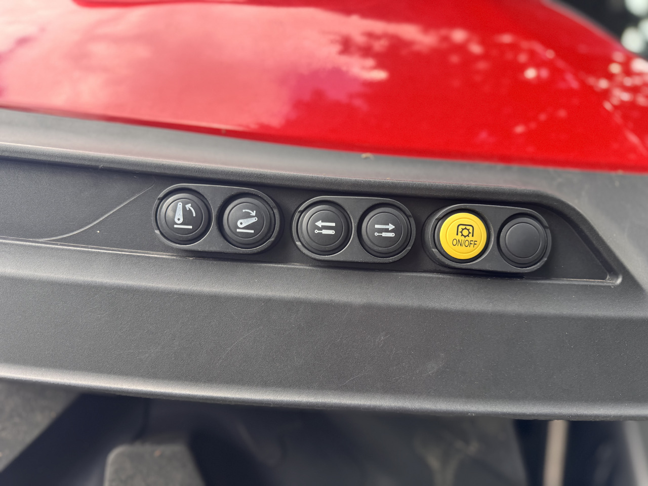 Traktor MASSEY FERGUSON 8s.205 Dyna7 Exclusive: das Bild 21 Traktor MASSEY FERGUSON 8s.205 Dyna7 Exclusive: das Bild 21