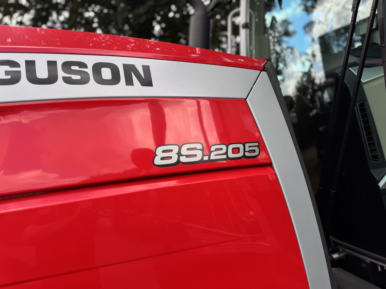 Traktor MASSEY FERGUSON 8s.205 Dyna7 Exclusive: das Bild 11 Traktor MASSEY FERGUSON 8s.205 Dyna7 Exclusive: das Bild 11