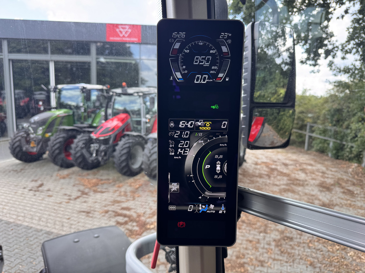 Traktor MASSEY FERGUSON 8s.205 Dyna7 Exclusive: das Bild 28 Traktor MASSEY FERGUSON 8s.205 Dyna7 Exclusive: das Bild 28