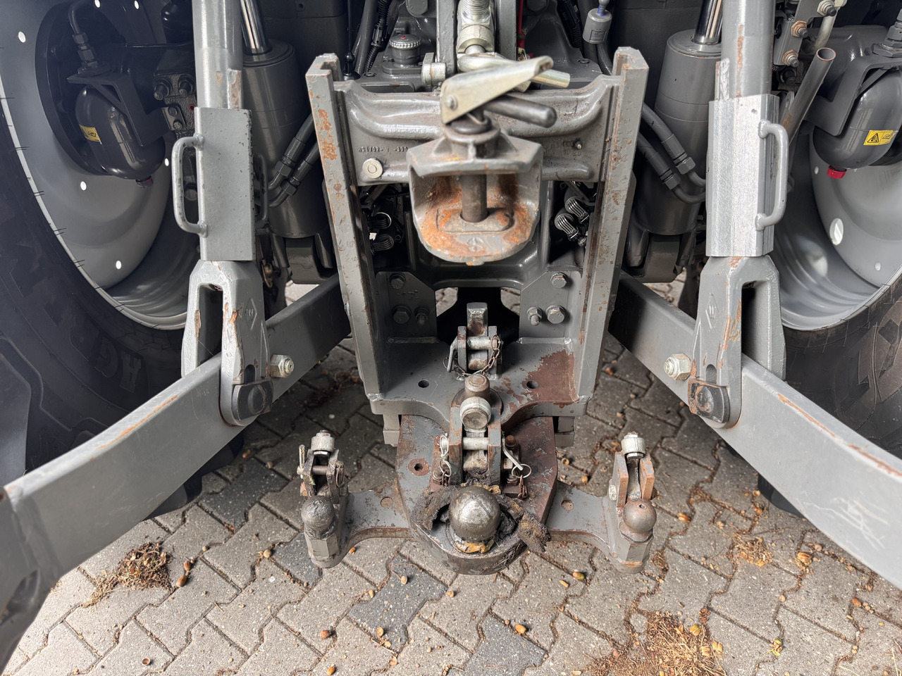 Traktor MASSEY FERGUSON 8s.205 Dyna7 Exclusive: das Bild 17 Traktor MASSEY FERGUSON 8s.205 Dyna7 Exclusive: das Bild 17