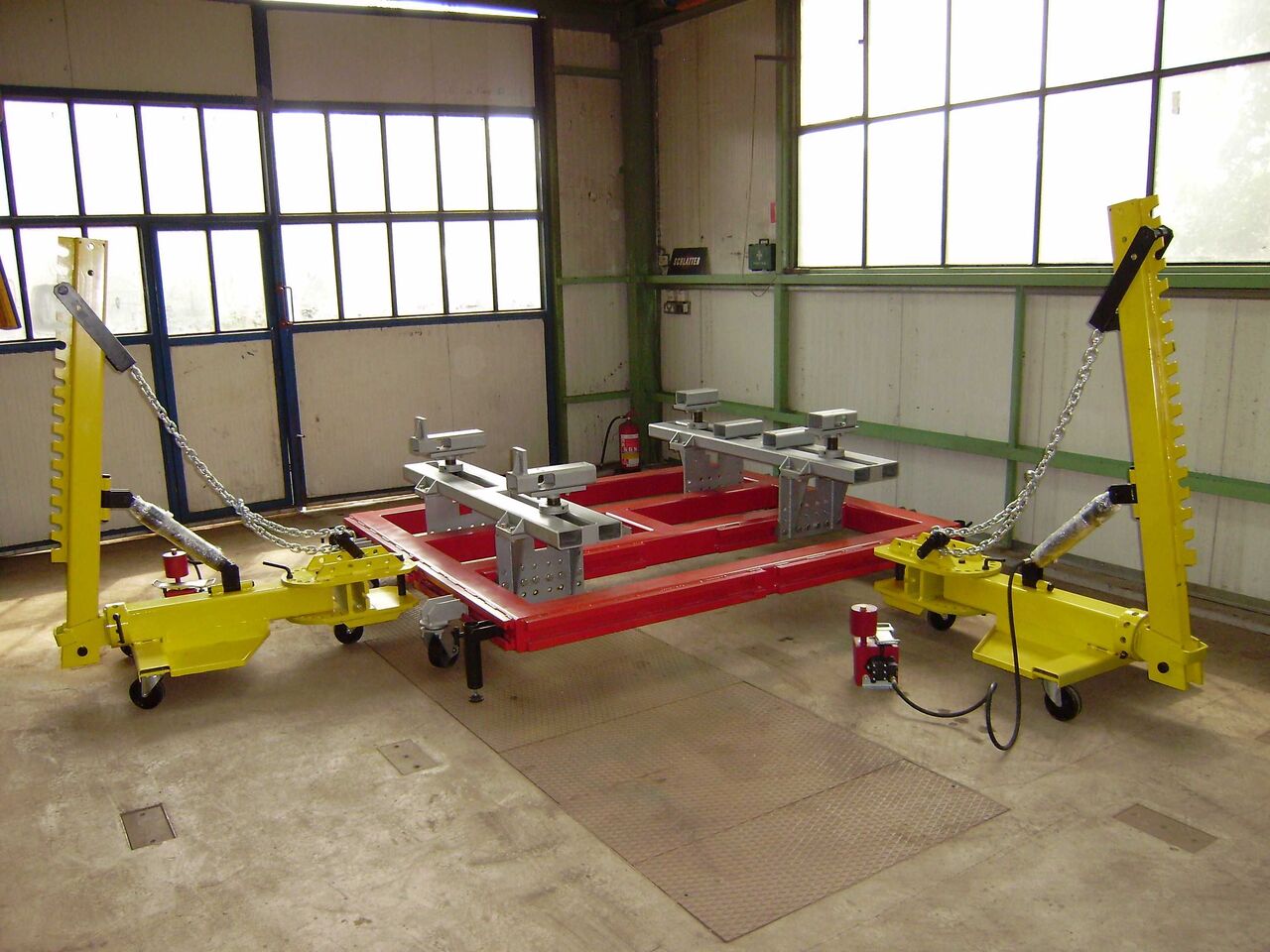 Frame for Truck Cabin Repair / Rahmen für die Reparatur von Lkw-Fahrerhäusern / Rám pro opravu kabin nákladních vozidel / Cadru pentru repararea cabinelor camioanelor - Sattelzugmaschine: das Bild 3 Frame for Truck Cabin Repair / Rahmen für die Reparatur von Lkw-Fahrerhäusern / Rám pro opravu kabin nákladních vozidel / Cadru pentru repararea cabinelor camioanelor - Sattelzugmaschine: das Bild 3