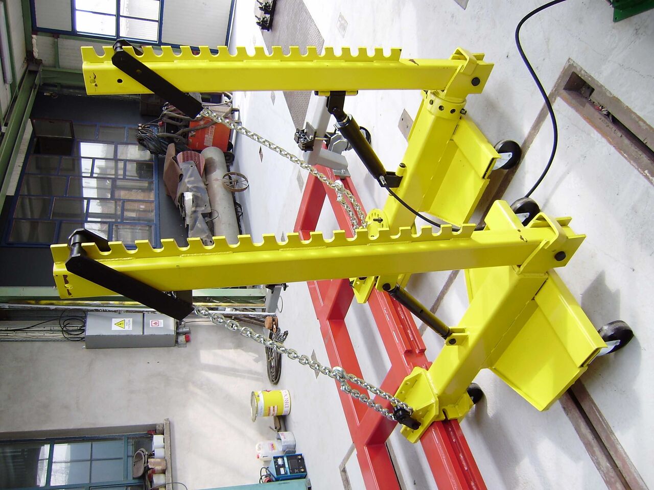 Tapka Bodywork Straightening Bench with Dozer (3000x920) / Tapka Karosserie Richtbank mit Dozer (3000x920) / Tapka Karosářská Rovnáci Lavička s Dozerem (3000x920) / Tapka Banc de Dreptare Caroserie cu - Sattelzugmaschine: das Bild 2 Tapka Bodywork Straightening Bench with Dozer (3000x920) / Tapka Karosserie Richtbank mit Dozer (3000x920) / Tapka Karosářská Rovnáci Lavička s Dozerem (3000x920) / Tapka Banc de Dreptare Caroserie cu - Sattelzugmaschine: das Bild 2