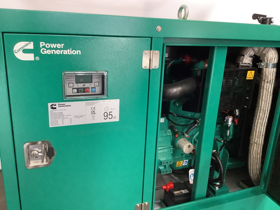 Cummins 55KVA Brand new. C22D5Q - Stromgenerator: das Bild 4 Cummins 55KVA Brand new. C22D5Q - Stromgenerator: das Bild 4