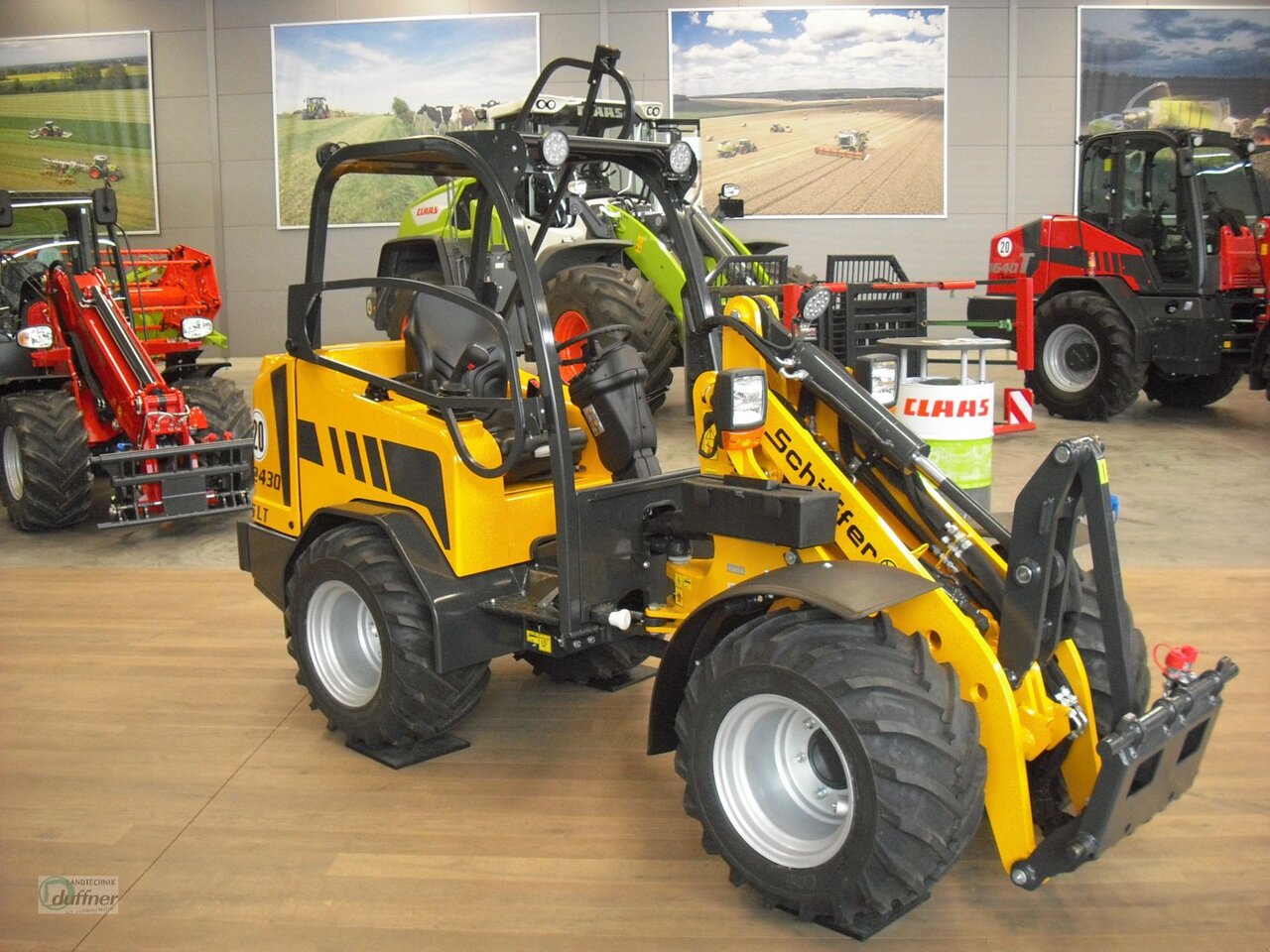 Schäffer 2430 SLT - Hoflader: das Bild 2 Schäffer 2430 SLT - Hoflader: das Bild 2