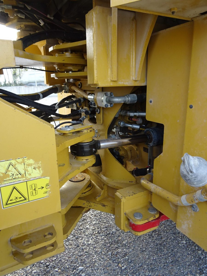 Radlader CATERPILLAR 972K: das Bild 15