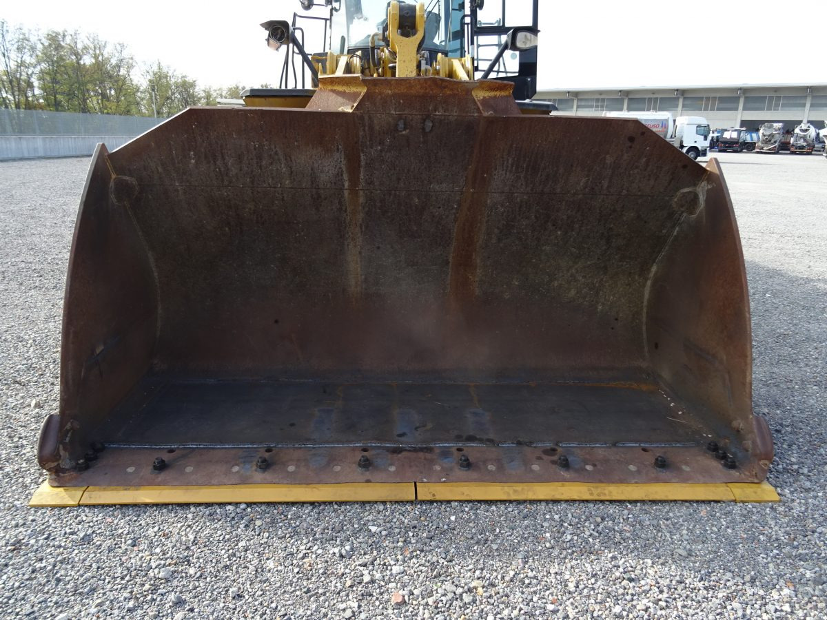 Radlader CATERPILLAR 972K: das Bild 8