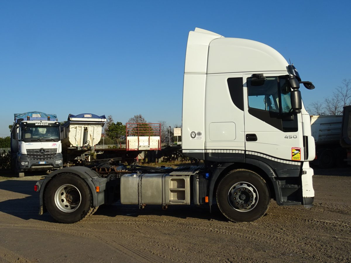 IVECO STRALIS 450 - Sattelzugmaschine: das Bild 4 IVECO STRALIS 450 - Sattelzugmaschine: das Bild 4