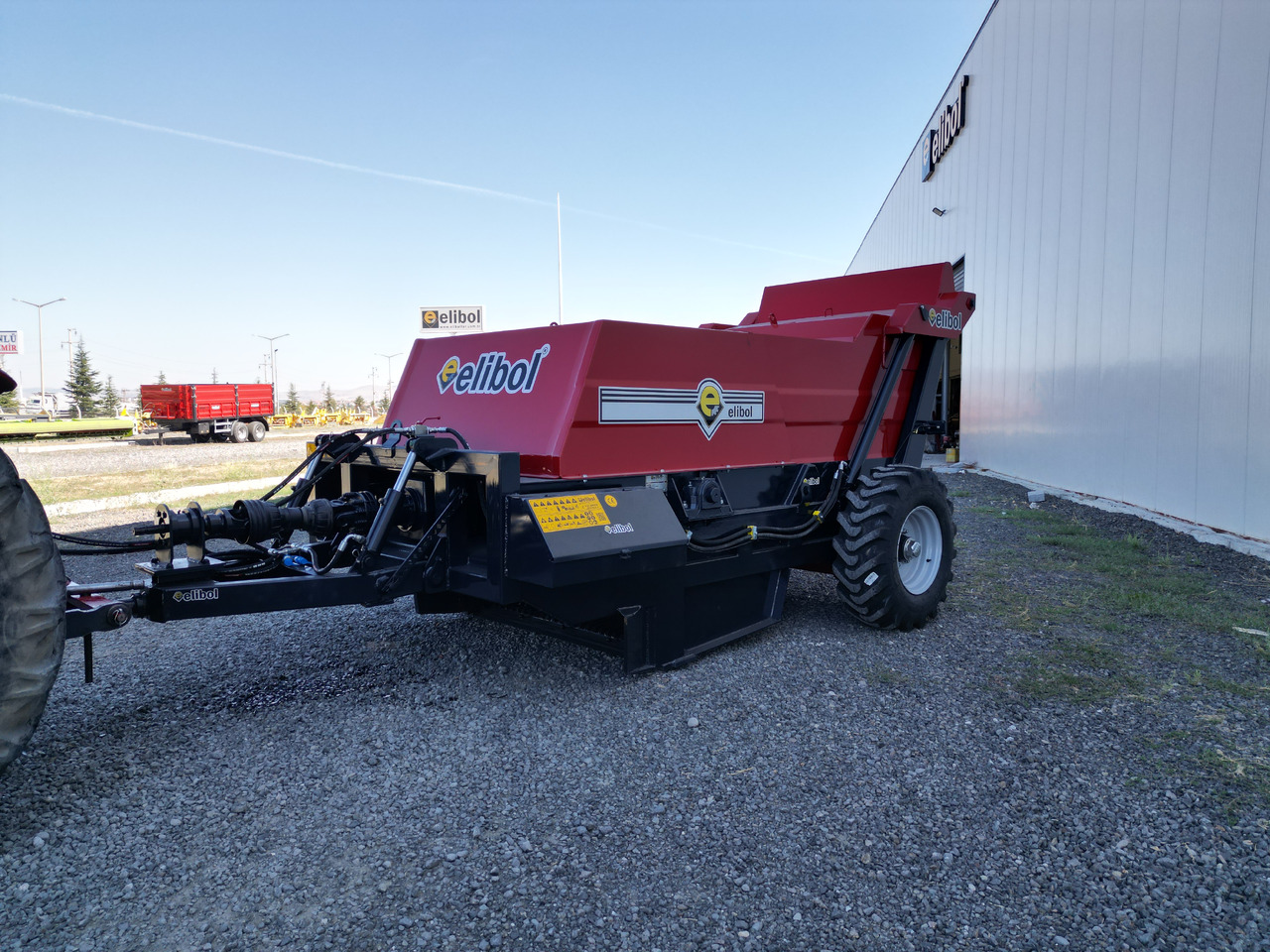 ELİBOL ELİBOL STONE COLLECTOR - Technik für Bodenbearbeitung: das Bild 2 ELİBOL ELİBOL STONE COLLECTOR - Technik für Bodenbearbeitung: das Bild 2