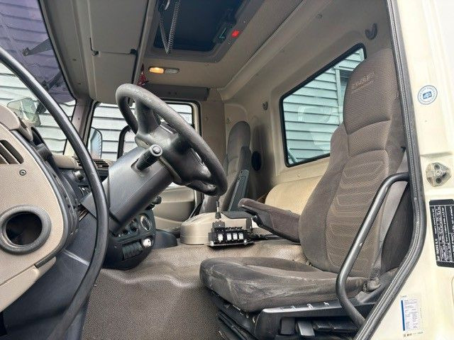 Abrollkipper, Autokran DAF FAS CF85.360 mit VDL Haak + HIAB 122 Kran: das Bild 10