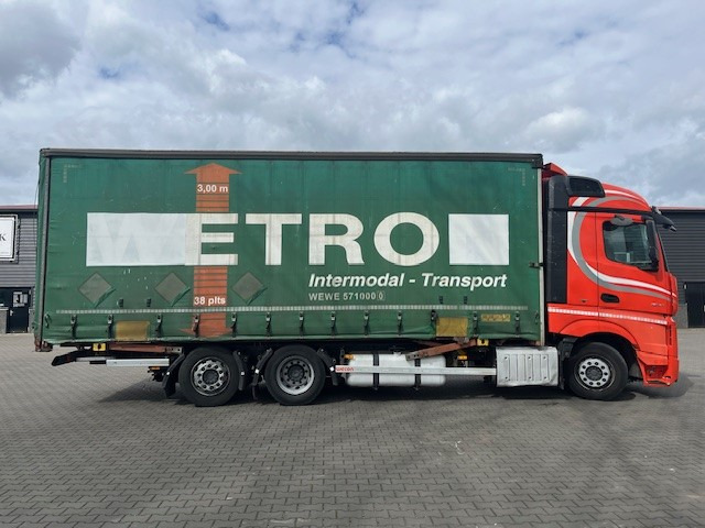 Mercedes Benz Actros 2642 6x2 Mega BDF met zeilbak - Plane LKW: das Bild 5 Mercedes Benz Actros 2642 6x2 Mega BDF met zeilbak - Plane LKW: das Bild 5