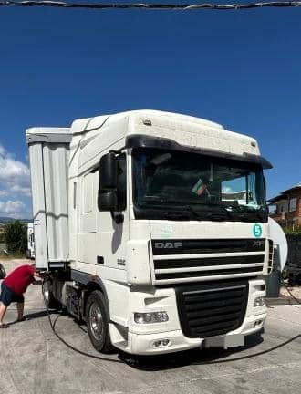 DAF XF 105.410 Tractor unit - Sattelzugmaschine: das Bild 2 DAF XF 105.410 Tractor unit - Sattelzugmaschine: das Bild 2