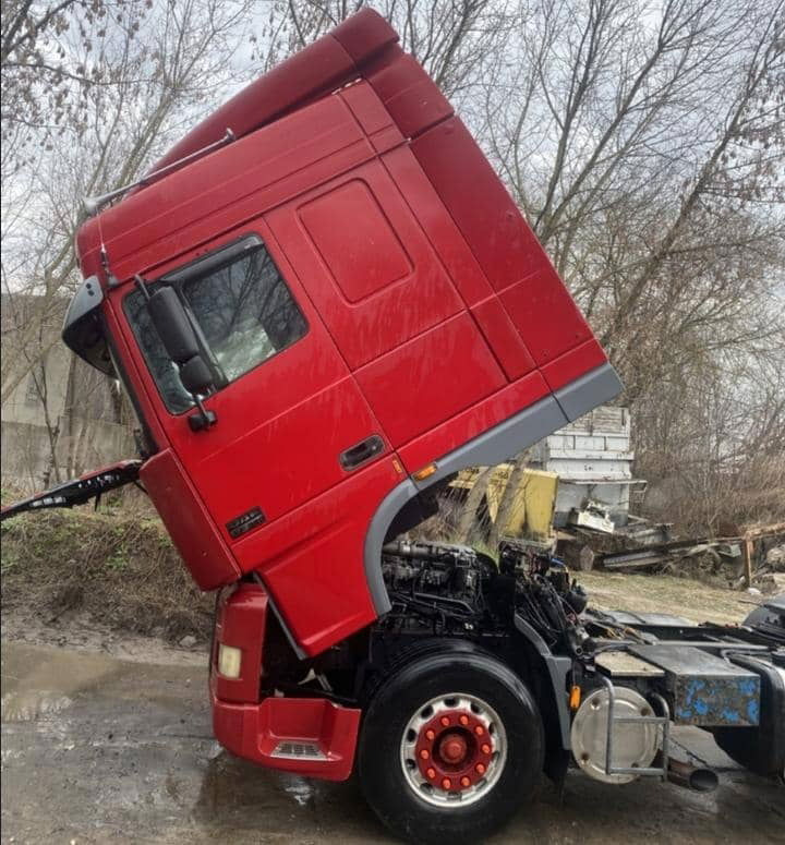 DAF XF 95.430 Tractor head 4x2 - Sattelzugmaschine: das Bild 2 DAF XF 95.430 Tractor head 4x2 - Sattelzugmaschine: das Bild 2