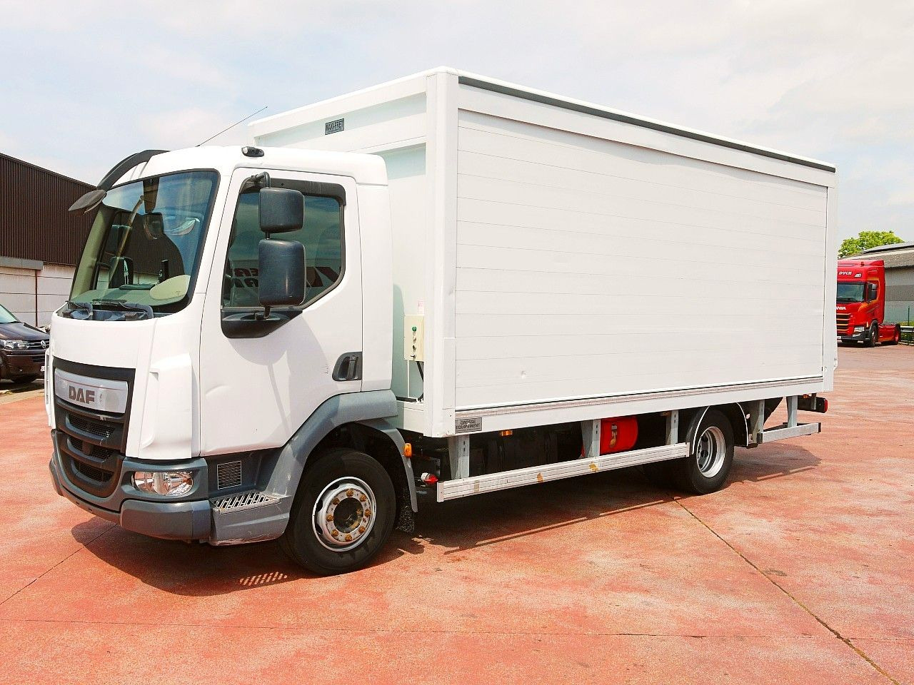 DAF LF 180 12 GETRANKENWAGEN LBW LUFT - Getränkeaufbau LKW: das Bild 4 DAF LF 180 12 GETRANKENWAGEN LBW LUFT - Getränkeaufbau LKW: das Bild 4