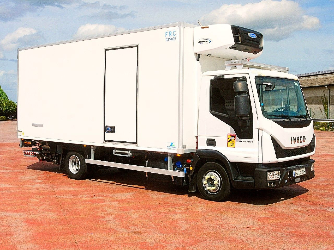 Iveco 100E19 KUHLKOFFER CARRIER SUPRA 550 luft fed A/C - Kühlkoffer LKW: das Bild 2 Iveco 100E19 KUHLKOFFER CARRIER SUPRA 550 luft fed A/C - Kühlkoffer LKW: das Bild 2