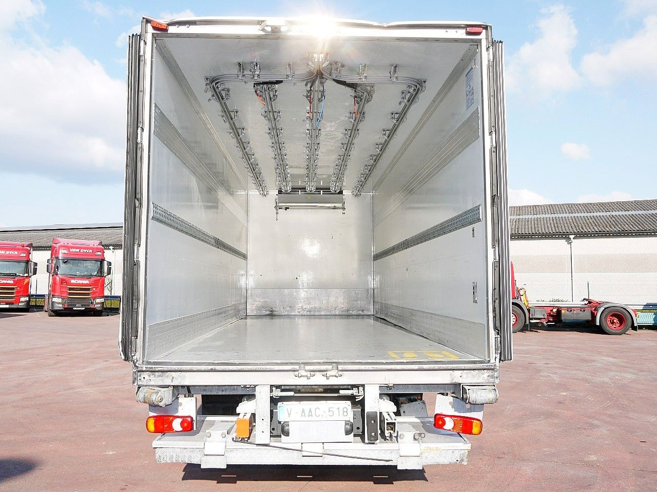 Kühlkoffer LKW Iveco 140E18 FLEISH KUHLKOFFER CARRIER SUPRA 550 LBW Iveco 140E18 FLEISH KUHLKOFFER CARRIER SUPRA 550 LBW: das Bild 9