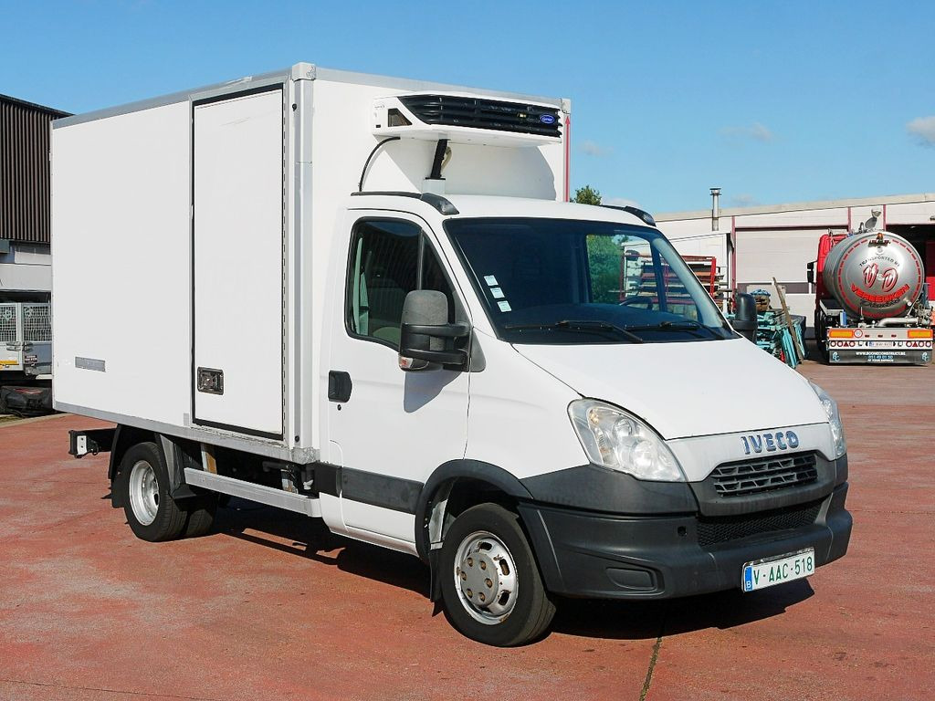 Iveco 35C13 DAILY KUHLKOFFER CARRIER XARIOS 300 -20C - Kühltransporter: das Bild 2 Iveco 35C13 DAILY KUHLKOFFER CARRIER XARIOS 300 -20C - Kühltransporter: das Bild 2