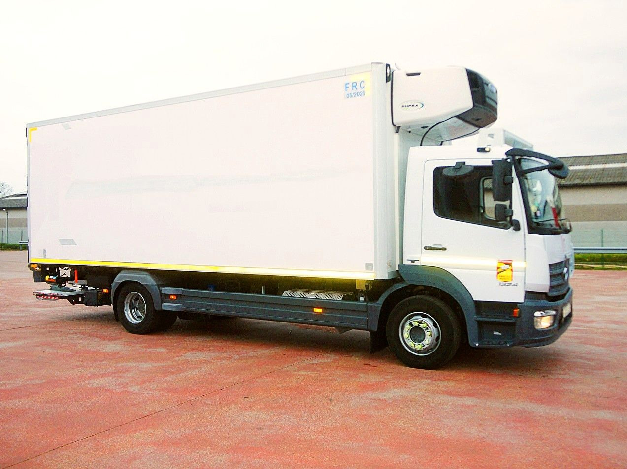 Mercedes-Benz 1324 ATEGO LAMBERET CARRIER SUPRA 1250 A/C - Kühlkoffer LKW: das Bild 3 Mercedes-Benz 1324 ATEGO LAMBERET CARRIER SUPRA 1250 A/C - Kühlkoffer LKW: das Bild 3