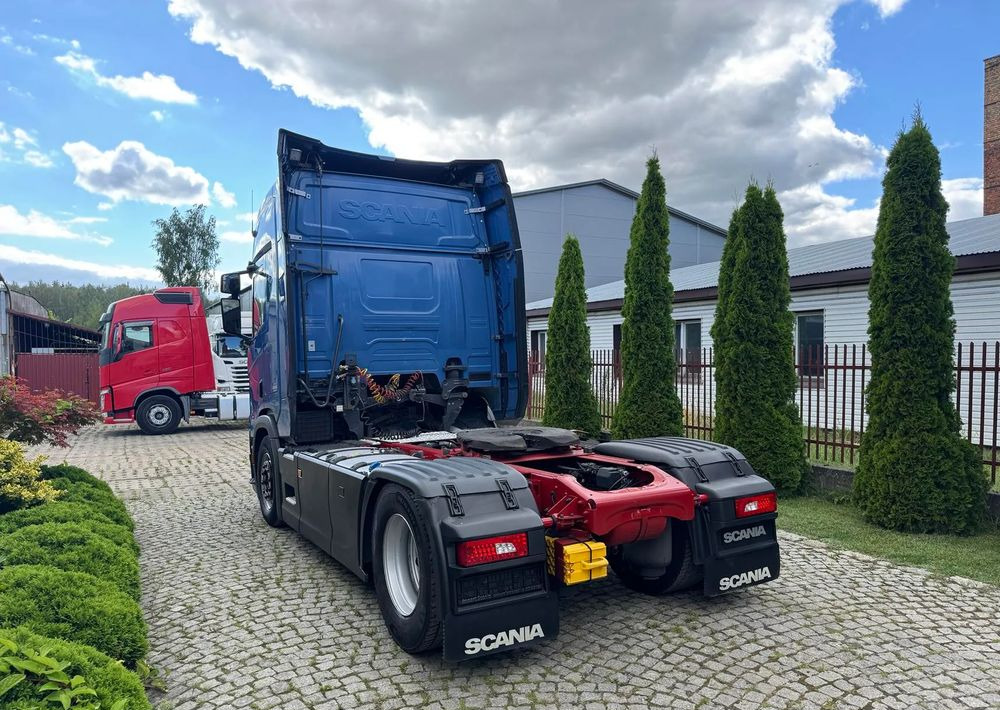 Scania R450 - Sattelzugmaschine: das Bild 4 Scania R450 - Sattelzugmaschine: das Bild 4