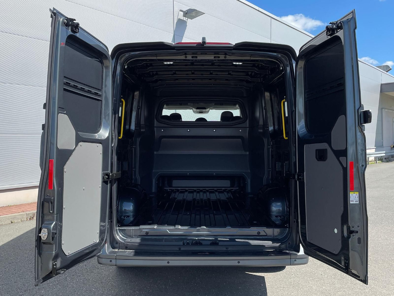 Kastenwagen, Transporter mit Doppelkabine MAN TGE 3.200 L3H2 MIXTO 4x4 Individual S ACC STHZ: das Bild 34