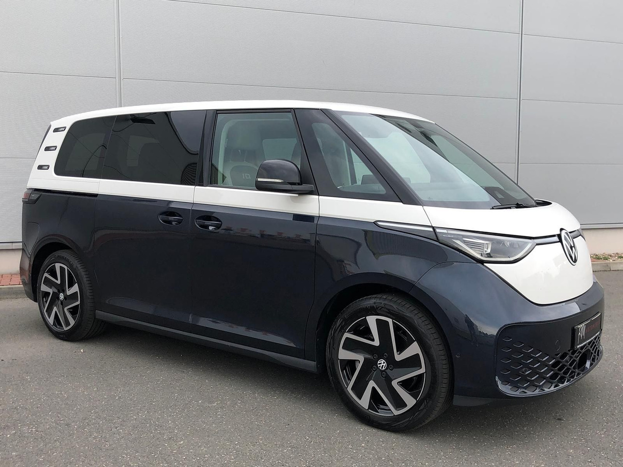 Volkswagen ID. Buzz 150 kW Pro AHK ACC MATRIX LED KEYLESS - Kleinbus, Elektrobus: das Bild 2 Volkswagen ID. Buzz 150 kW Pro AHK ACC MATRIX LED KEYLESS - Kleinbus, Elektrobus: das Bild 2