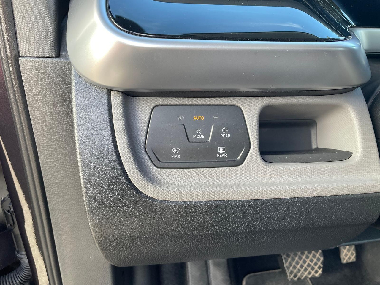 Personentransporter, Elektro-Transporter Volkswagen ID.Buzz KW Fahrwerk LM Felgen KLIMA PDC ACC DAB: das Bild 36
