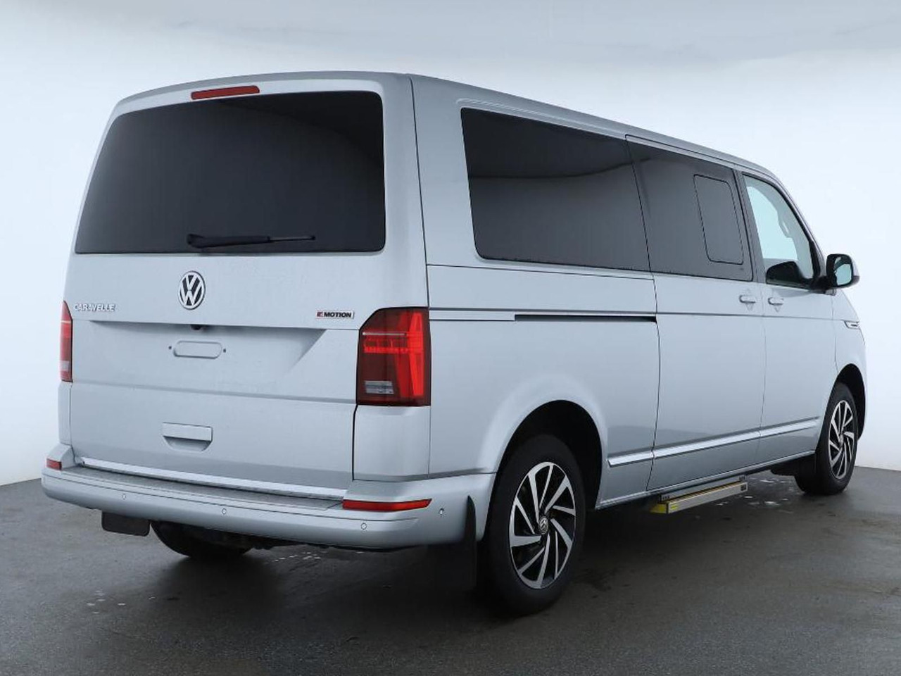 Volkswagen T6.1 Caravelle Comfortl LR 4M NAV el. Trittstufe - Kleinbus, Personentransporter: das Bild 2 Volkswagen T6.1 Caravelle Comfortl LR 4M NAV el. Trittstufe - Kleinbus, Personentransporter: das Bild 2
