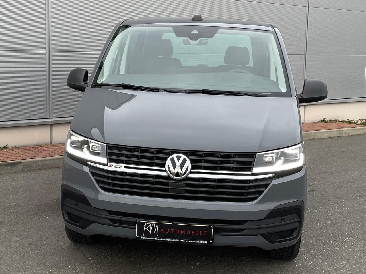 Volkswagen T6.1 Transporter 4MOTION NAVI STANDHZ ACC PDC - Personentransporter: das Bild 3 Volkswagen T6.1 Transporter 4MOTION NAVI STANDHZ ACC PDC - Personentransporter: das Bild 3