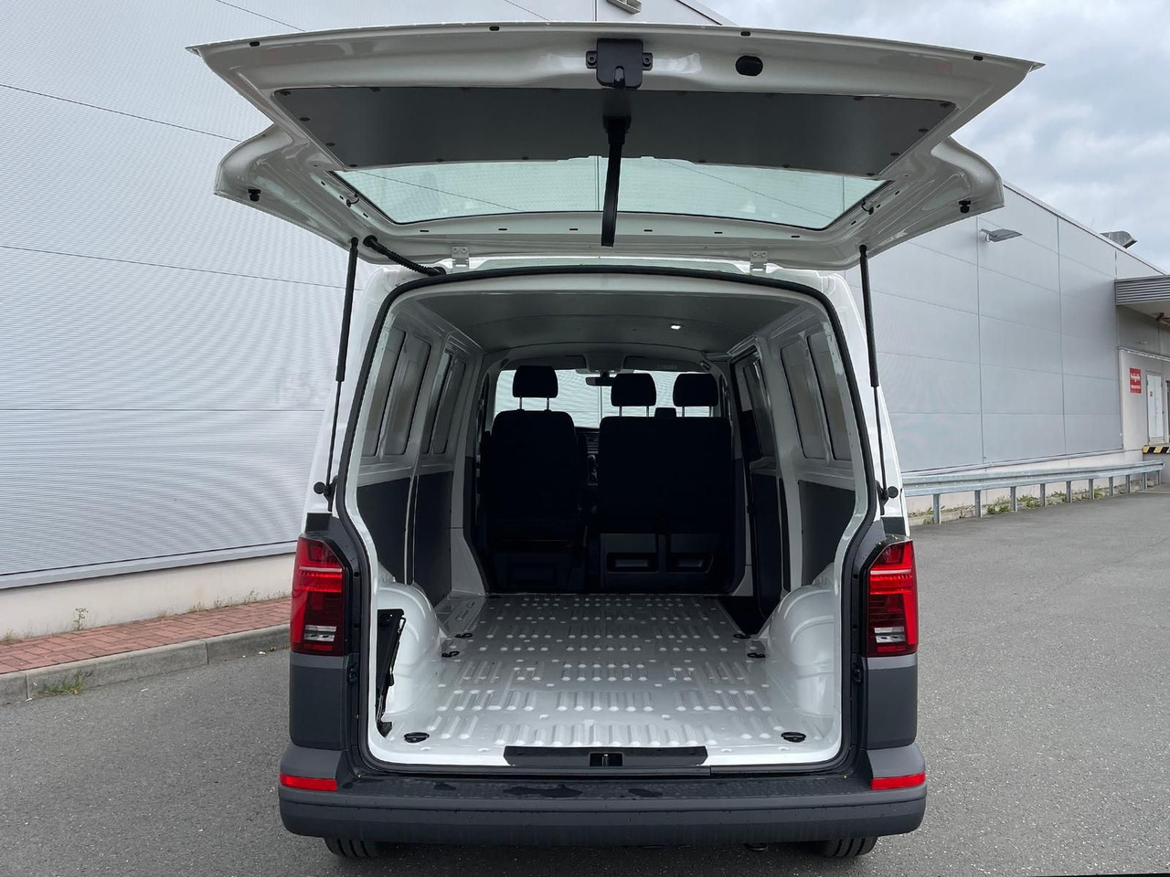 Personentransporter Volkswagen T6.1 Transporter Mixto lang 4M MFL LED TEMPOMAT: das Bild 28