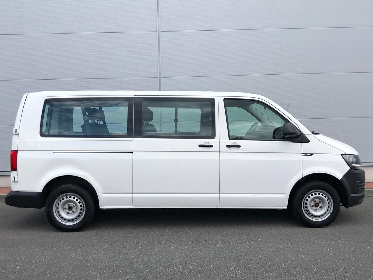 Volkswagen T6 Transporter 2.0 TDI Kombi lang 9-SITZE TEMP - Kleinbus, Personentransporter: das Bild 5 Volkswagen T6 Transporter 2.0 TDI Kombi lang 9-SITZE TEMP - Kleinbus, Personentransporter: das Bild 5