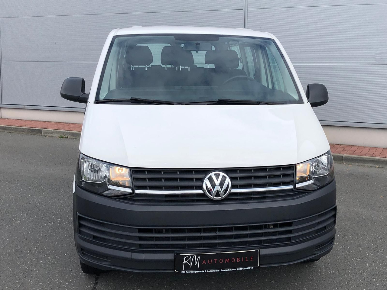 Volkswagen T6 Transporter 2.0 TDI Kombi lang 9-SITZE TEMP - Kleinbus, Personentransporter: das Bild 3 Volkswagen T6 Transporter 2.0 TDI Kombi lang 9-SITZE TEMP - Kleinbus, Personentransporter: das Bild 3