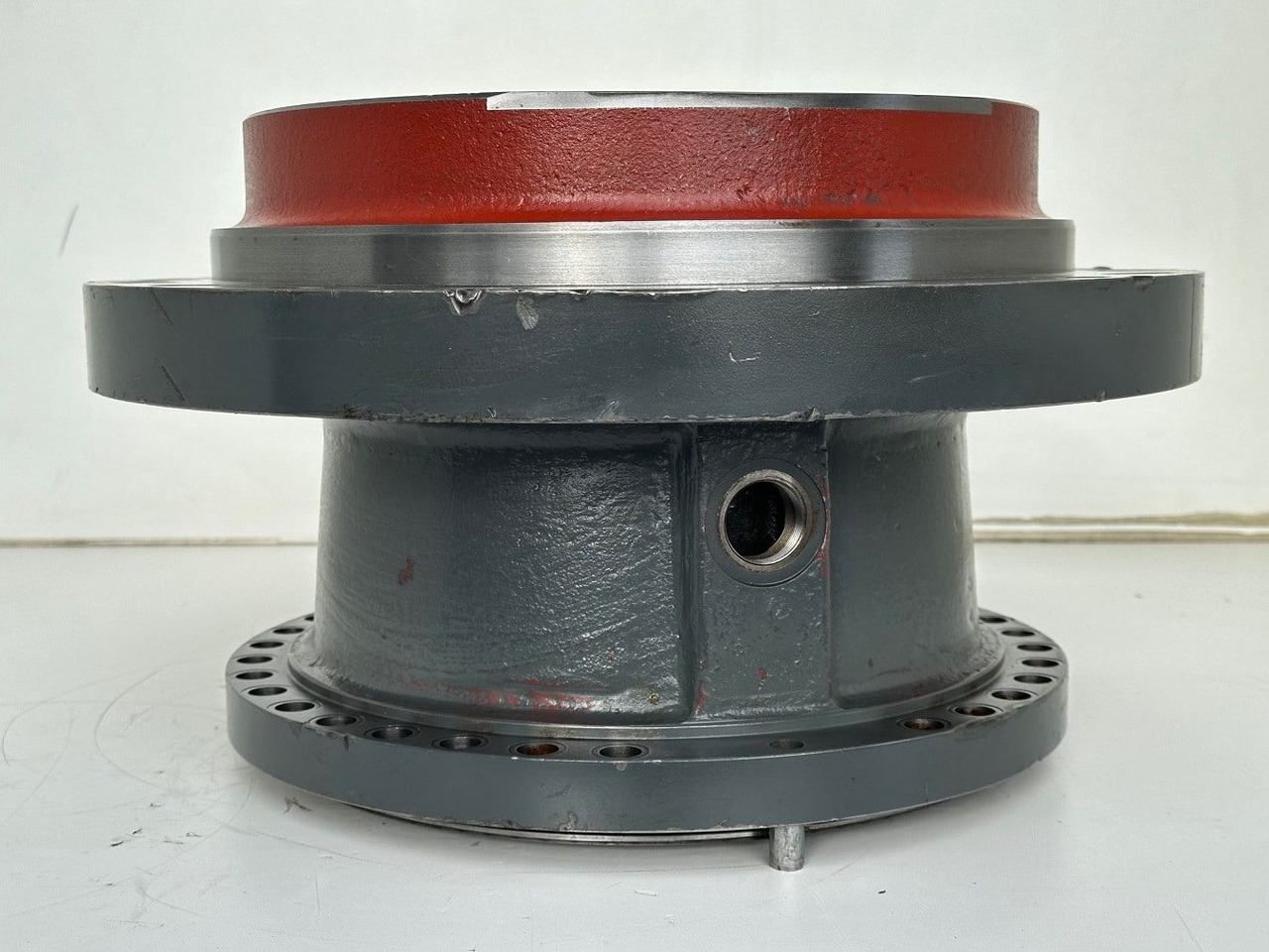 Liebherr Abtriebswellengehäuse ID-Nr.90021076. SAT325A296 - SAT325/294. R934-1550, R936, R938-1650, R940, R945-1866, R946, R950. #90021076.27.10# - Schwenkmotor für Baumaschine: das Bild 4 Liebherr Abtriebswellengehäuse ID-Nr.90021076. SAT325A296 - SAT325/294. R934-1550, R936, R938-1650, R940, R945-1866, R946, R950. #90021076.27.10# - Schwenkmotor für Baumaschine: das Bild 4