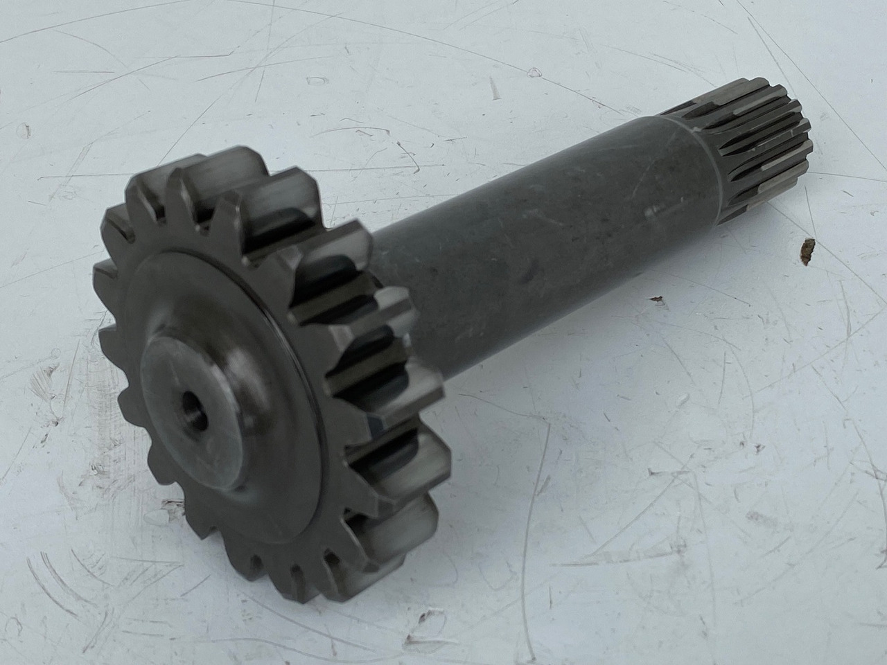 Liebherr Antriebswelle ID-Nr.969527001. FAT355P077. LH26, LH30, R906, R916, R920, R922, R924, R926 COMP, R926. #ANT2804# - Fahrantrieb für Kettenbagger: das Bild 1 Liebherr Antriebswelle ID-Nr.969527001. FAT355P077. LH26, LH30, R906, R916, R920, R922, R924, R926 COMP, R926. #ANT2804# - Fahrantrieb für Kettenbagger: das Bild 1