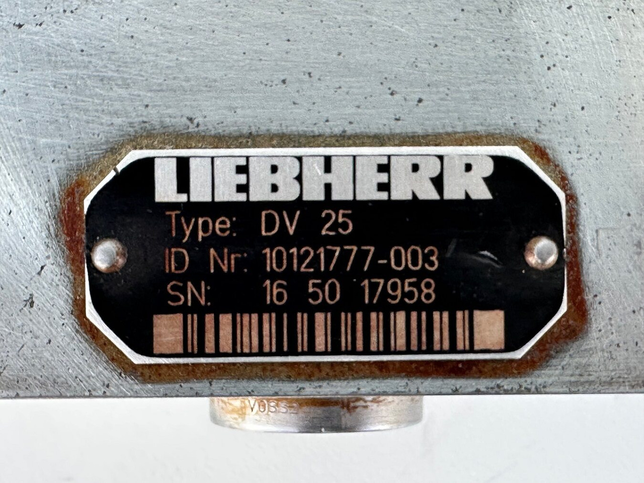 Schwenkmotor für Baumaschine Liebherr Dämpfungsventil ID-Nr.10121777. P924 COMP, P926, R926, R916, R922, R924 COMP, R924, R926 COMP, R926, R930, R936, R946, R950 T, R960 T. #10121777.43199#: das Bild 7 Schwenkmotor für Baumaschine Liebherr Dämpfungsventil ID-Nr.10121777. P924 COMP, P926, R926, R916, R922, R924 COMP, R924, R926 COMP, R926, R930, R936, R946, R950 T, R960 T. #10121777.43199#: das Bild 7