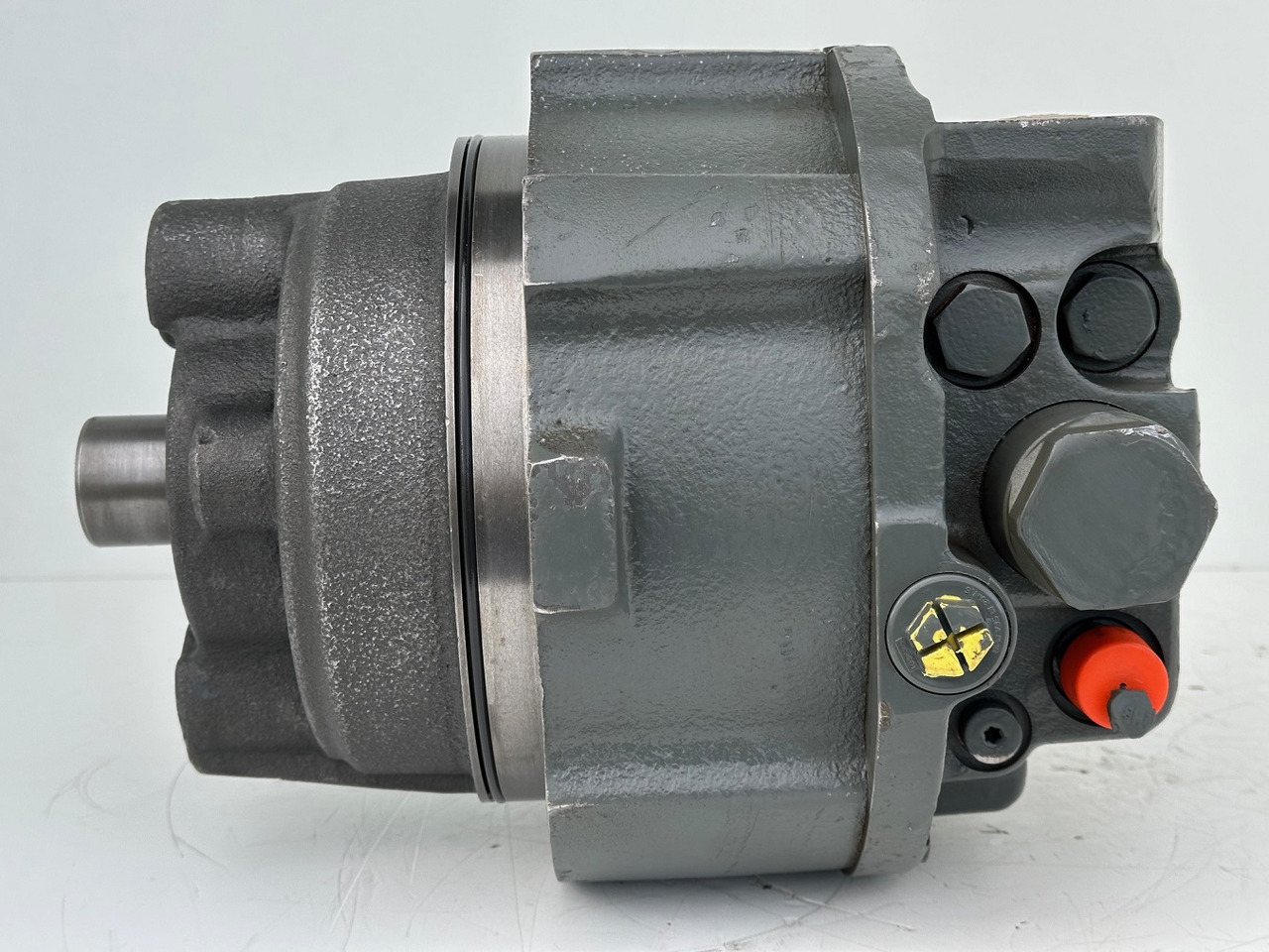 Liebherr Hydraulikeinbaumotor Typ:LH46VE 108. ID-Nr.11428178 . LOS926-1715,R926-1715,R928-1715,R930-1716,R934-1550,R936K-LC,R936K-NLC,R936K-SLC,R938. #11428178.0717# - Fahrantrieb für Baumaschine: das Bild 3 Liebherr Hydraulikeinbaumotor Typ:LH46VE 108. ID-Nr.11428178 . LOS926-1715,R926-1715,R928-1715,R930-1716,R934-1550,R936K-LC,R936K-NLC,R936K-SLC,R938. #11428178.0717# - Fahrantrieb für Baumaschine: das Bild 3