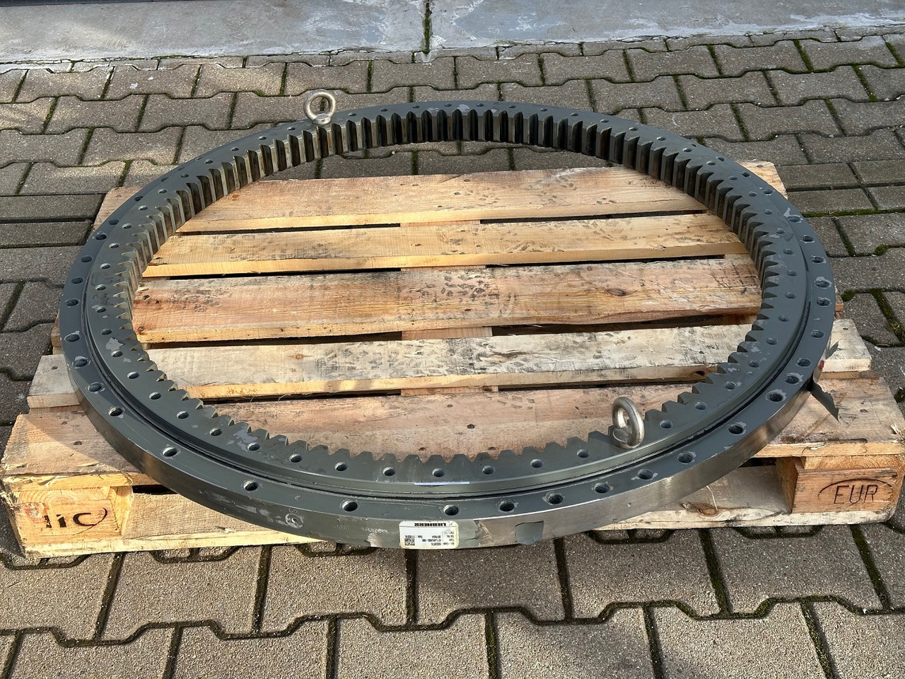 Liebherr Kugeldrehverbindung Typ:KUD34VJ005-000. ID-Nr.90020576. R914 COMP-1194. #10654# - Drehkranz für Kettenbagger: das Bild 1 Liebherr Kugeldrehverbindung Typ:KUD34VJ005-000. ID-Nr.90020576. R914 COMP-1194. #10654# - Drehkranz für Kettenbagger: das Bild 1