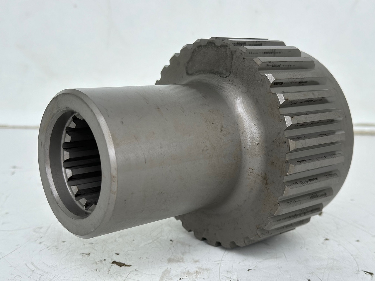 Liebherr Lamellenträger ID-Nr.90218052. FAT500F522, FAT500F528, FAT500F529, FAT500F559. PR73605, PR7363, PR7364. #90218052.01# - Fahrantrieb für Baumaschine: das Bild 5 Liebherr Lamellenträger ID-Nr.90218052. FAT500F522, FAT500F528, FAT500F529, FAT500F559. PR73605, PR7363, PR7364. #90218052.01# - Fahrantrieb für Baumaschine: das Bild 5