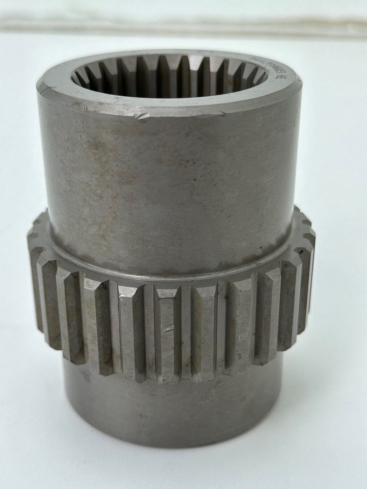 Liebherr Lamellenträger ID-Nr.9443996 - ID-Nr.944399603. FAT550, FAT550/556. LU950C, LU950CLGP, LU950CLT, PR742, PR742B, PR742BL, PR742BM, RL42B. #9443996.01# - Fahrantrieb für Baumaschine: das Bild 1 Liebherr Lamellenträger ID-Nr.9443996 - ID-Nr.944399603. FAT550, FAT550/556. LU950C, LU950CLGP, LU950CLT, PR742, PR742B, PR742BL, PR742BM, RL42B. #9443996.01# - Fahrantrieb für Baumaschine: das Bild 1