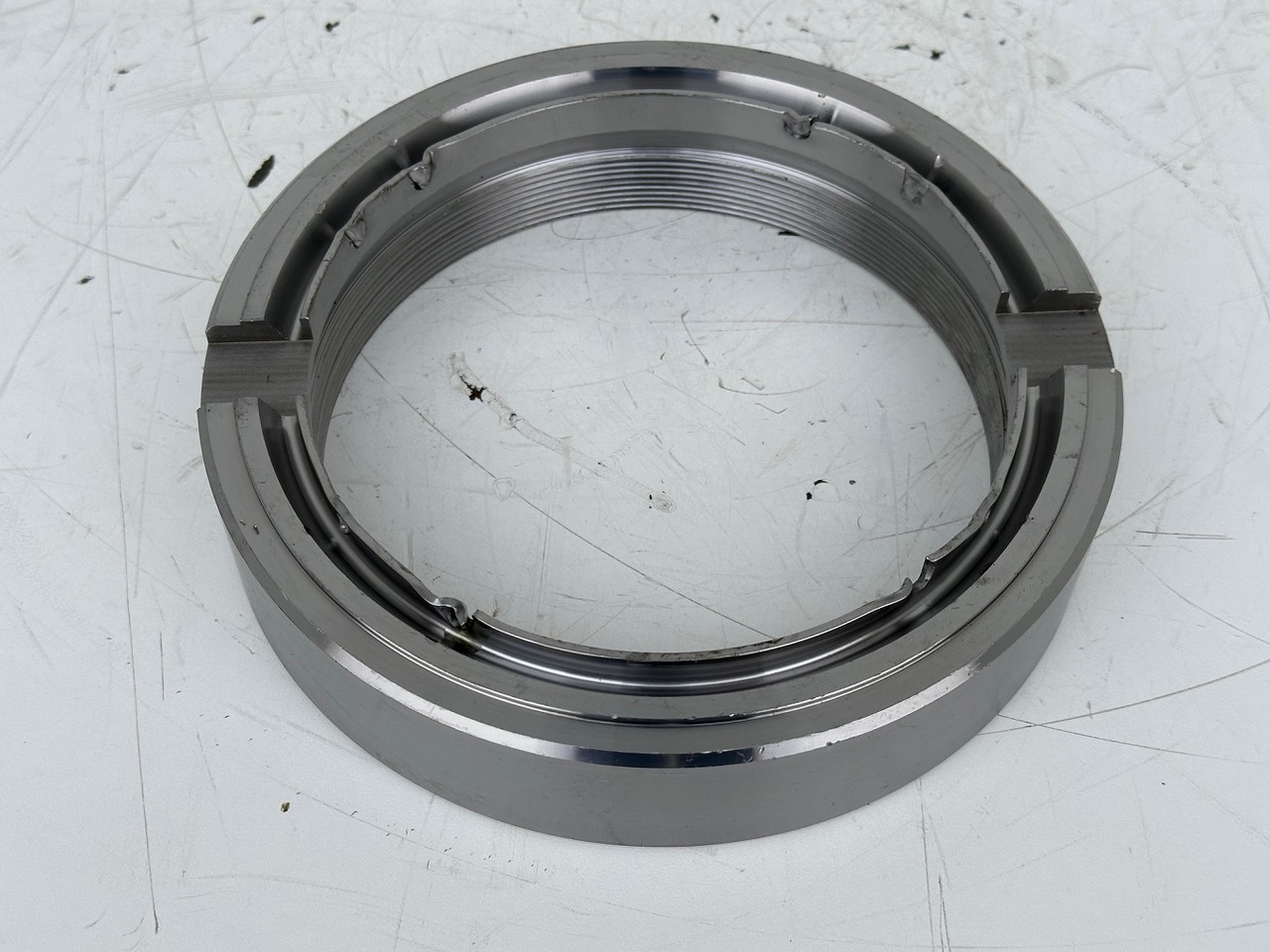 Liebherr Nutmutter ID-Nr.9443117 - ID-Nr.944311703. LH110,A974,LOS974,P974,P976,R974,R976,R980,P994,P995,R944,R995. #944311703.27.12.01# - Getriebe für Baumaschine: das Bild 1 Liebherr Nutmutter ID-Nr.9443117 - ID-Nr.944311703. LH110,A974,LOS974,P974,P976,R974,R976,R980,P994,P995,R944,R995. #944311703.27.12.01# - Getriebe für Baumaschine: das Bild 1