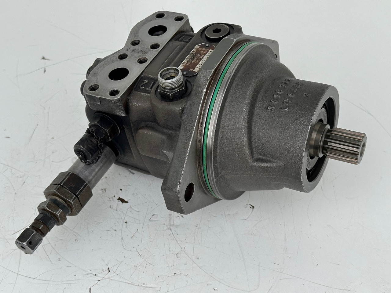 Liebherr Original Hydraulikeinbaumotor FMF045. ID-Nr.12464105. SAT250/287. LH18M, LH22C, LH22M, LH24M, LH26EC, LH26EM, LH26M. #12464105.20985# - Schwenkmotor für Baumaschine: das Bild 4 Liebherr Original Hydraulikeinbaumotor FMF045. ID-Nr.12464105. SAT250/287. LH18M, LH22C, LH22M, LH24M, LH26EC, LH26EM, LH26M. #12464105.20985# - Schwenkmotor für Baumaschine: das Bild 4