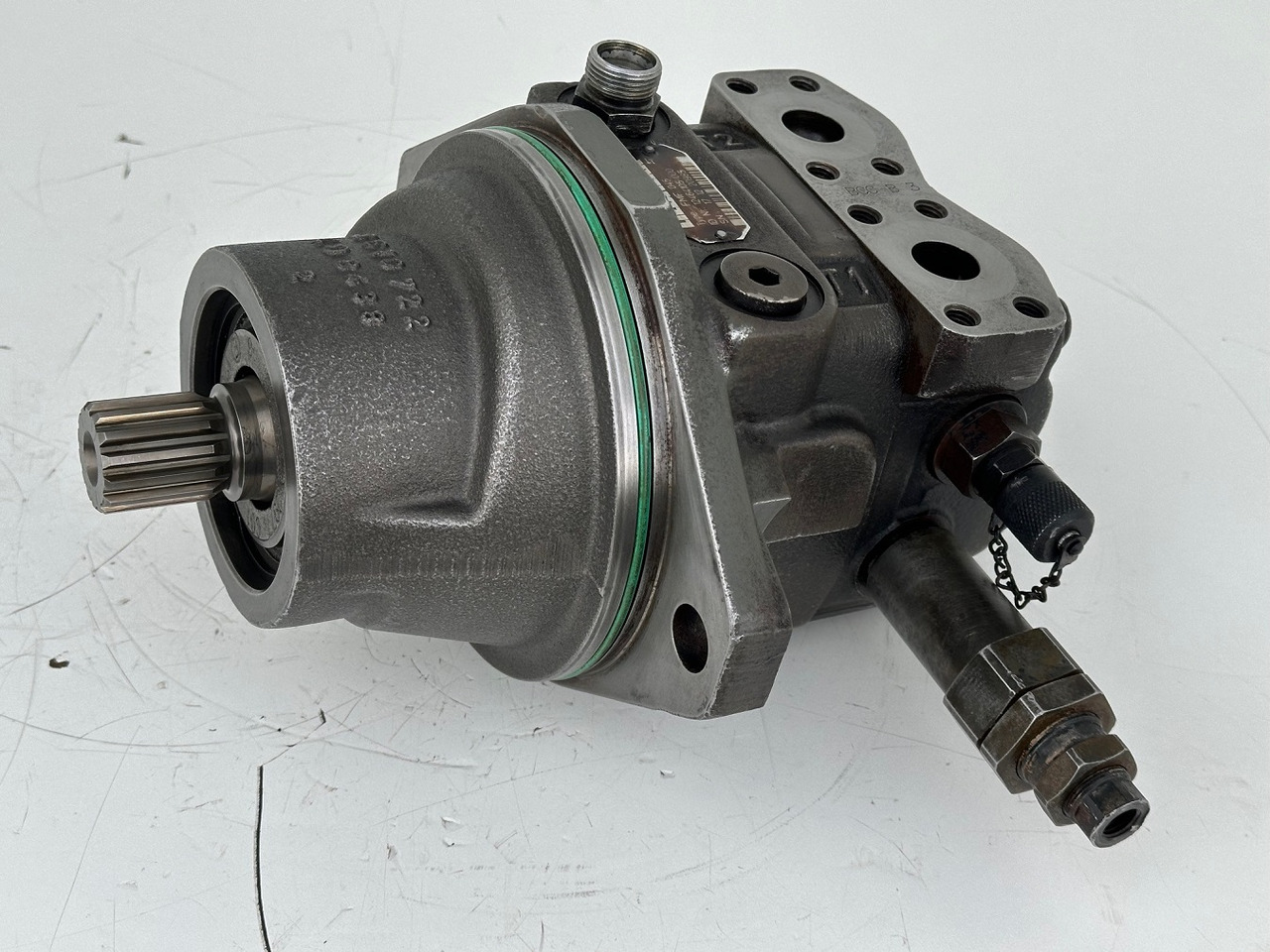 Liebherr Original Hydraulikeinbaumotor FMF045. ID-Nr.12464105. SAT250/287. LH18M, LH22C, LH22M, LH24M, LH26EC, LH26EM, LH26M. #12464105.20985# - Schwenkmotor für Baumaschine: das Bild 1 Liebherr Original Hydraulikeinbaumotor FMF045. ID-Nr.12464105. SAT250/287. LH18M, LH22C, LH22M, LH24M, LH26EC, LH26EM, LH26M. #12464105.20985# - Schwenkmotor für Baumaschine: das Bild 1