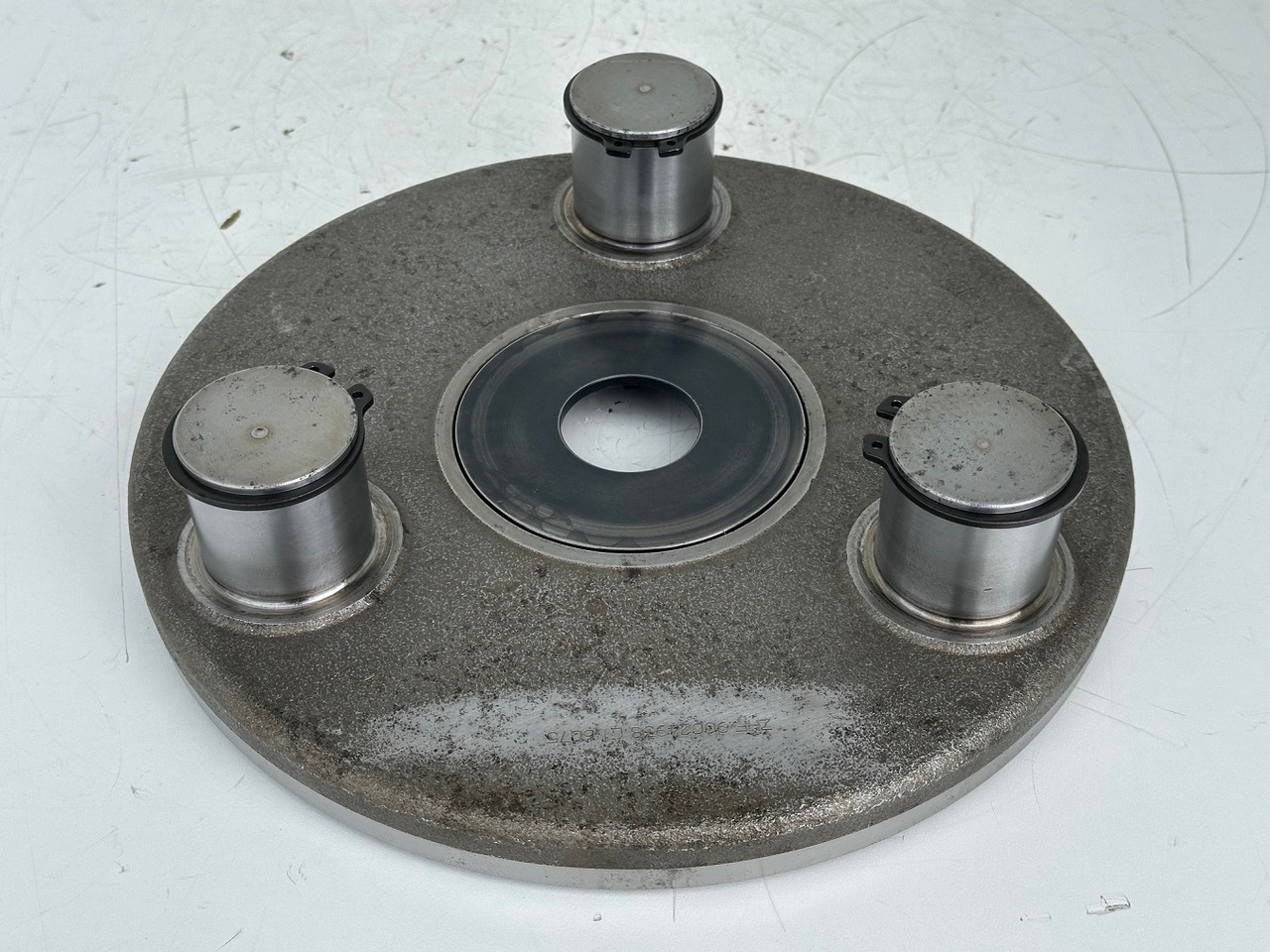 Liebherr Planetenträger ID-Nr.90024938. FAT400P112 -FAT400P130 - FAT400P139. LO1936, LOS926, R926, R928, R930, R934, R936, R940, R944, R946, R950 T. #90024938.C1.6075# - Fahrantrieb für Baumaschine: das Bild 1 Liebherr Planetenträger ID-Nr.90024938. FAT400P112 -FAT400P130 - FAT400P139. LO1936, LOS926, R926, R928, R930, R934, R936, R940, R944, R946, R950 T. #90024938.C1.6075# - Fahrantrieb für Baumaschine: das Bild 1