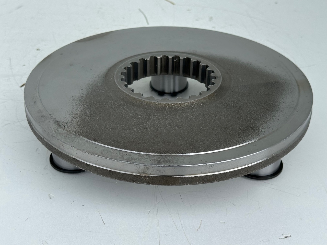 Liebherr Planetenträger ID-Nr.90024938. FAT400P112 -FAT400P130 - FAT400P139. LO1936, LOS926, R926, R928, R930, R934, R936, R940, R944, R946, R950 T. #90024938.C1.6075# - Fahrantrieb für Baumaschine: das Bild 4 Liebherr Planetenträger ID-Nr.90024938. FAT400P112 -FAT400P130 - FAT400P139. LO1936, LOS926, R926, R928, R930, R934, R936, R940, R944, R946, R950 T. #90024938.C1.6075# - Fahrantrieb für Baumaschine: das Bild 4