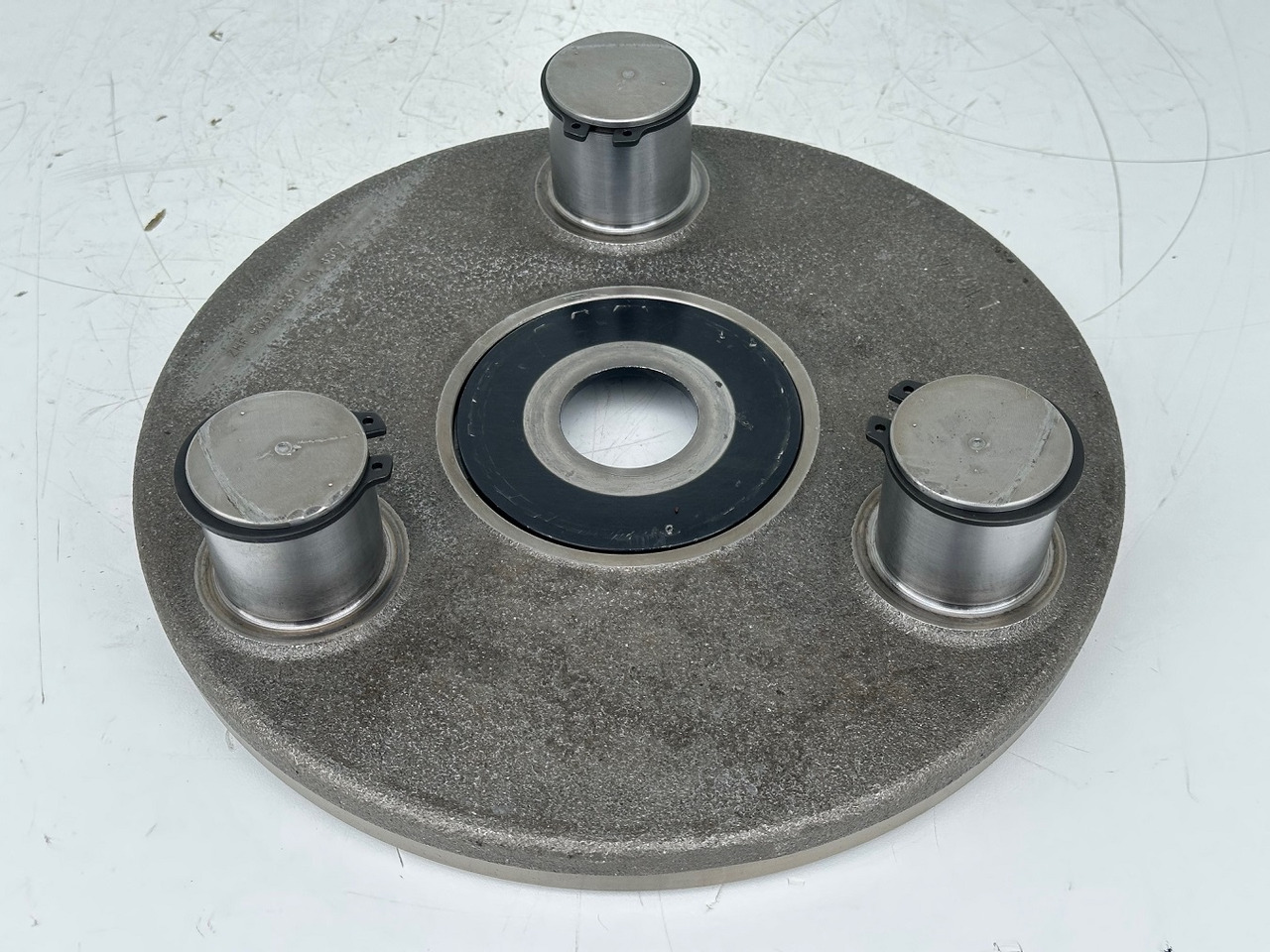 Liebherr Planetenträger ID-Nr.90024938. FAT400P112 -FAT400P130 - FAT400P139. LO1936, LOS926, R926, R928, R930, R934, R936, R940, R944, R946, R950 T. #90024938.L1.6897# - Fahrantrieb für Baumaschine: das Bild 1 Liebherr Planetenträger ID-Nr.90024938. FAT400P112 -FAT400P130 - FAT400P139. LO1936, LOS926, R926, R928, R930, R934, R936, R940, R944, R946, R950 T. #90024938.L1.6897# - Fahrantrieb für Baumaschine: das Bild 1