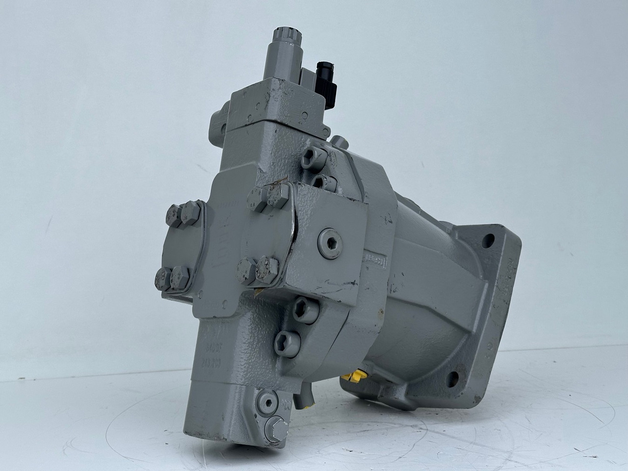 Liebherr Verstellmotor ID-Nr.510240108 - Hydromatik Rexroth Axialkolben-Verstellmotor Typ:A6VM140EP2D/63W-VZB017HB. #24338069# - Hydraulikmotor für Raupenkran: das Bild 5 Liebherr Verstellmotor ID-Nr.510240108 - Hydromatik Rexroth Axialkolben-Verstellmotor Typ:A6VM140EP2D/63W-VZB017HB. #24338069# - Hydraulikmotor für Raupenkran: das Bild 5