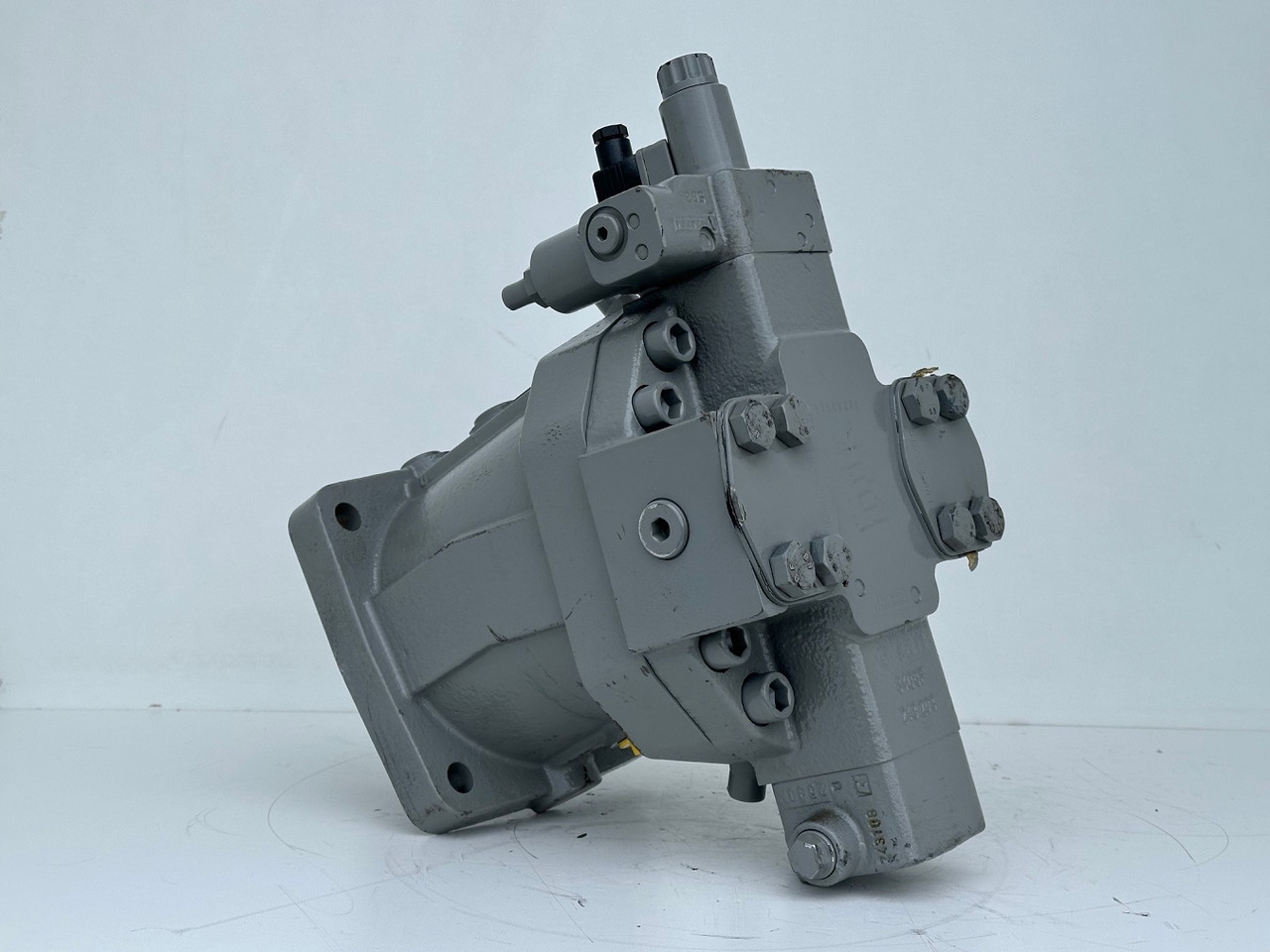 Liebherr Verstellmotor ID-Nr.510240108 - Hydromatik Rexroth Axialkolben-Verstellmotor Typ:A6VM140EP2D/63W-VZB017HB. #24338069# - Hydraulikmotor für Raupenkran: das Bild 4 Liebherr Verstellmotor ID-Nr.510240108 - Hydromatik Rexroth Axialkolben-Verstellmotor Typ:A6VM140EP2D/63W-VZB017HB. #24338069# - Hydraulikmotor für Raupenkran: das Bild 4